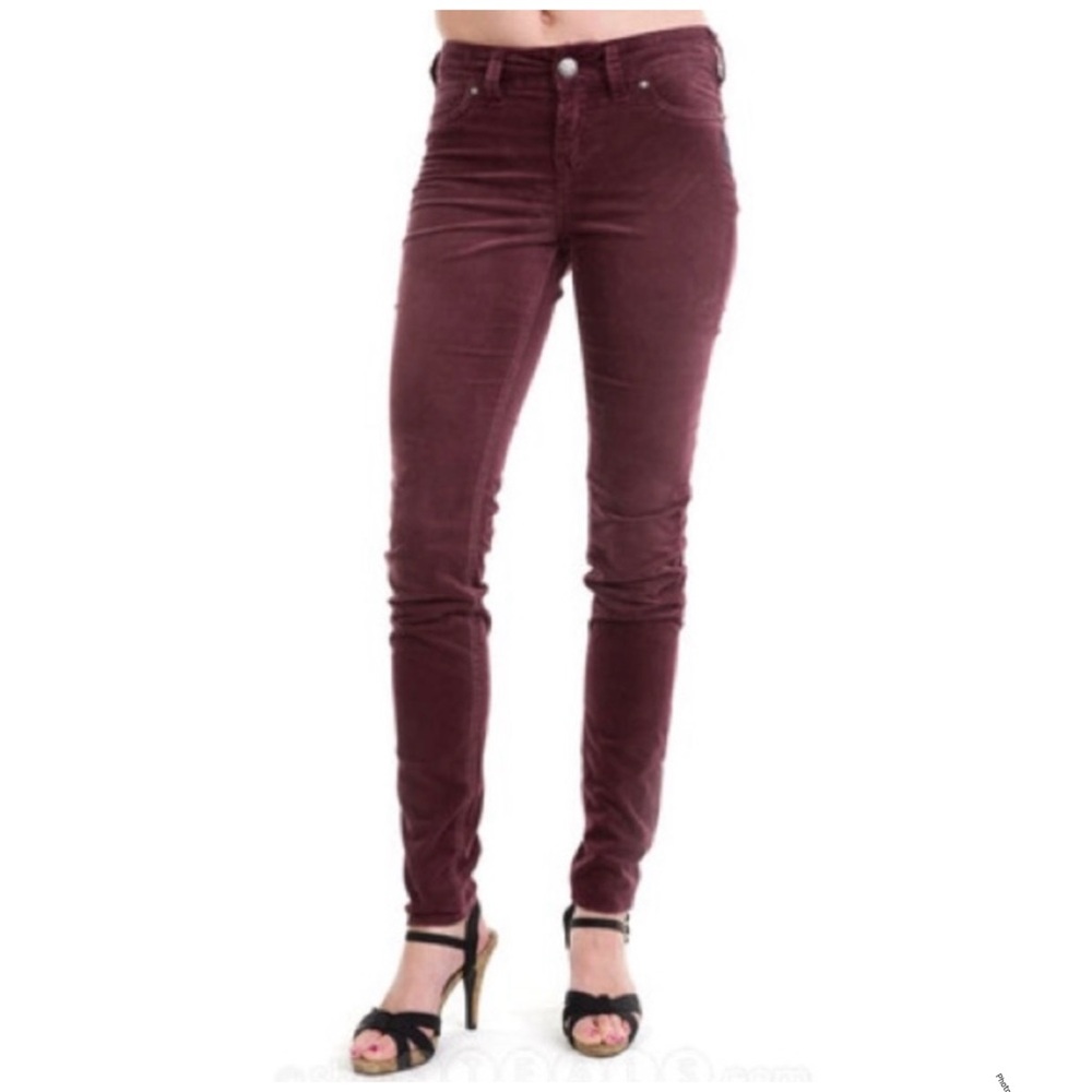Silver Jeans Women’s 26 Burgundy Suki Corduroy Jegging Super Skinny NWT!